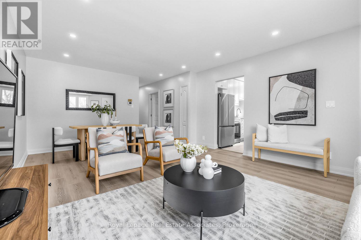 273 Bluegrass Boulevard, Richmond Hill, Ontario L4C 3H1 - Photo 3 - N12810882