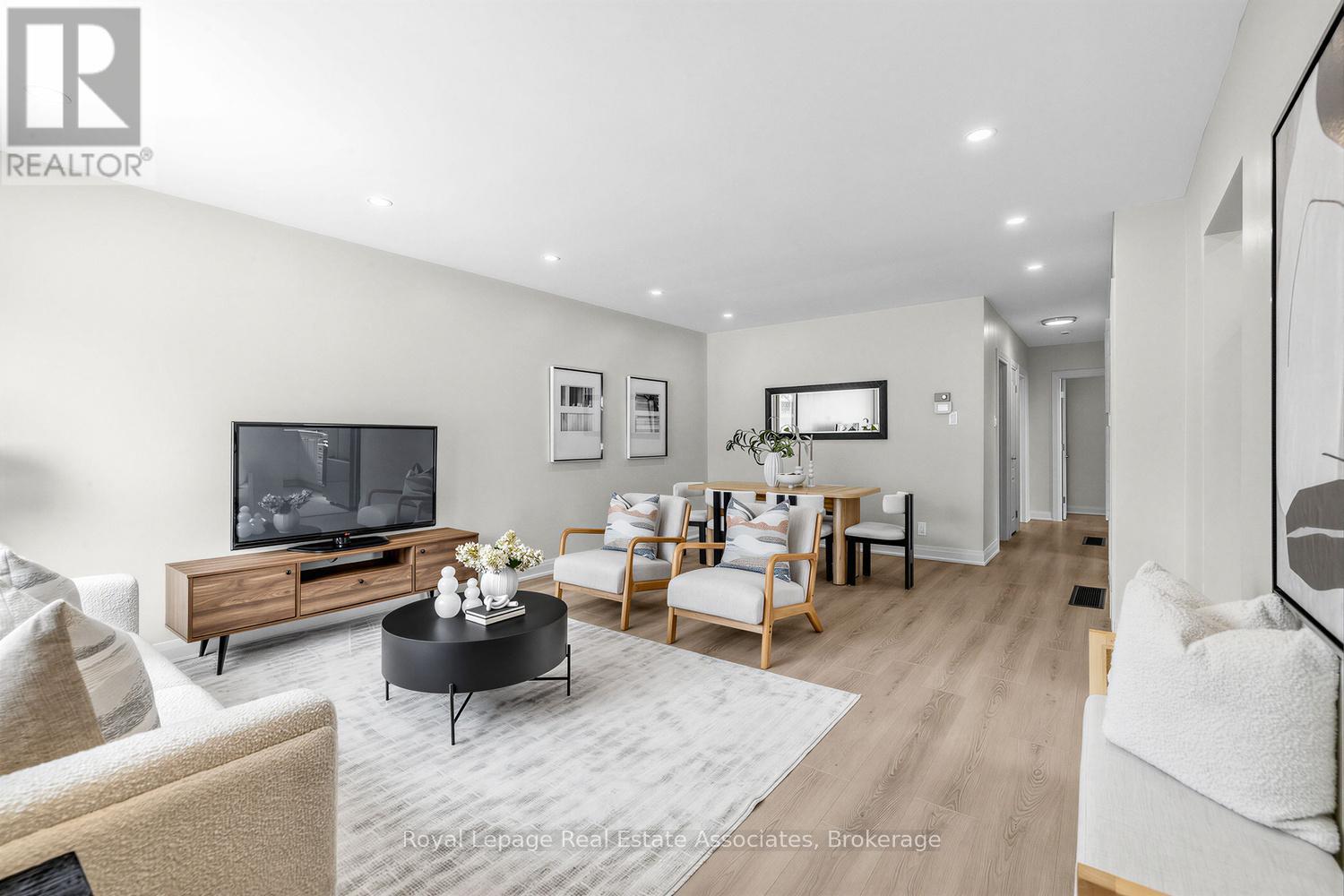 273 Bluegrass Boulevard, Richmond Hill, Ontario L4C 3H1 - Photo 7 - N12810882