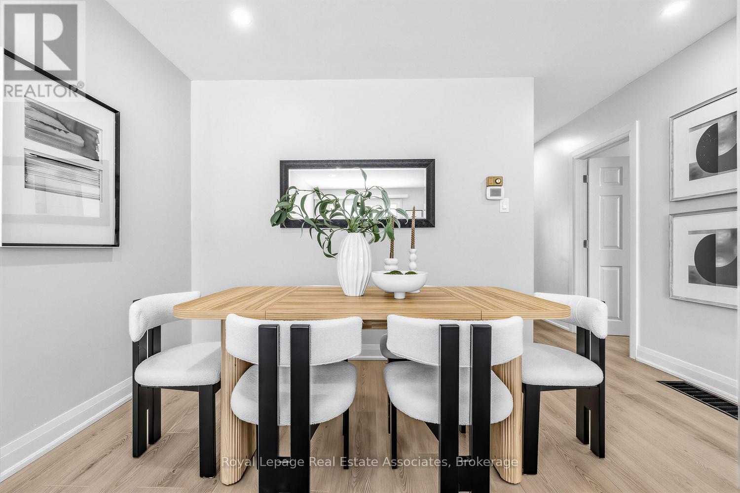 273 Bluegrass Boulevard, Richmond Hill, Ontario L4C 3H1 - Photo 9 - N12810882