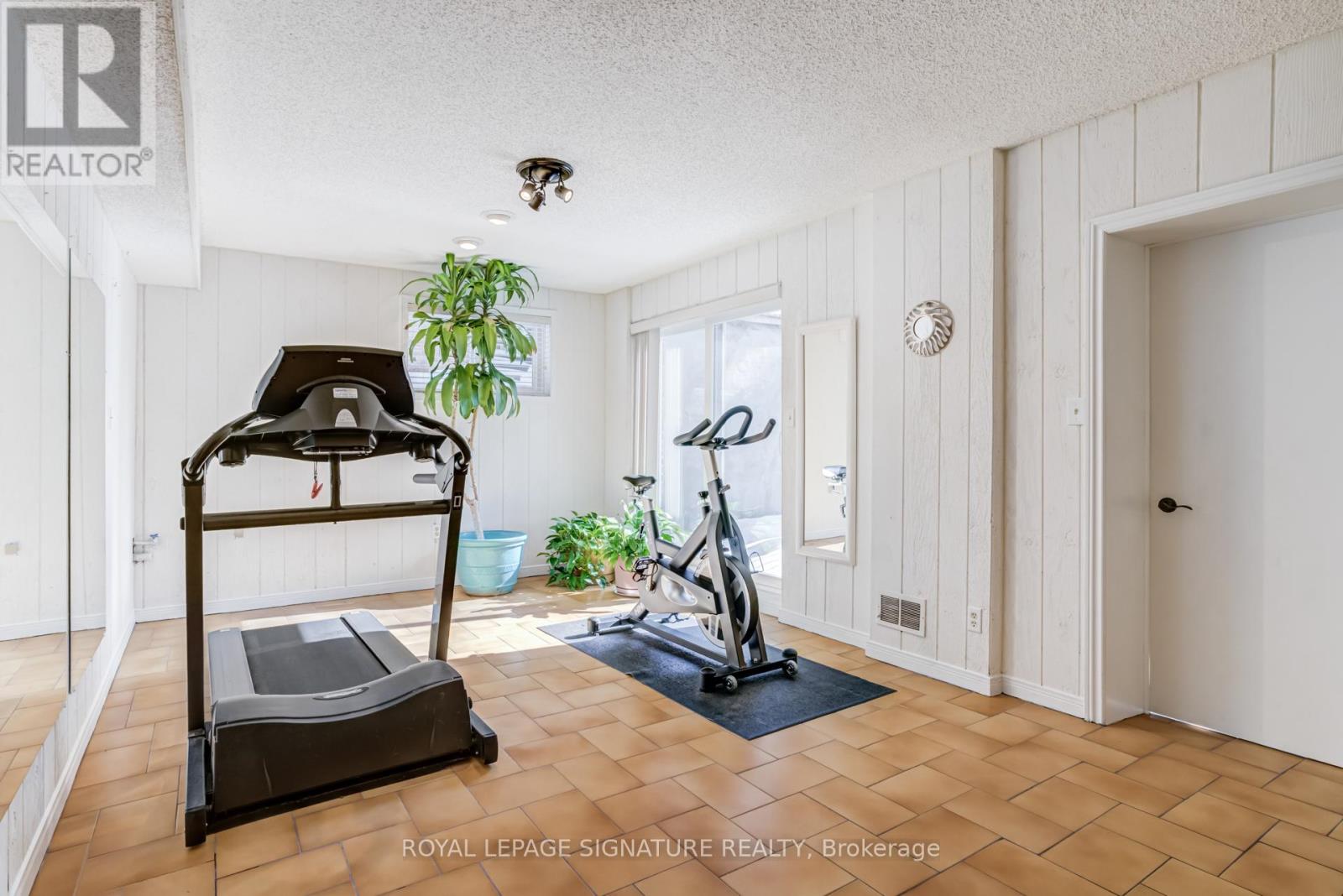 81 Garden Avenue, Richmond Hill, Ontario  L4C 6L6 - Photo 38 - N12810890