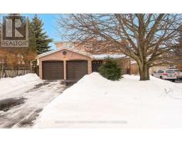 382 VANDEN BERGH BOULEVARD, Newmarket, Ontario