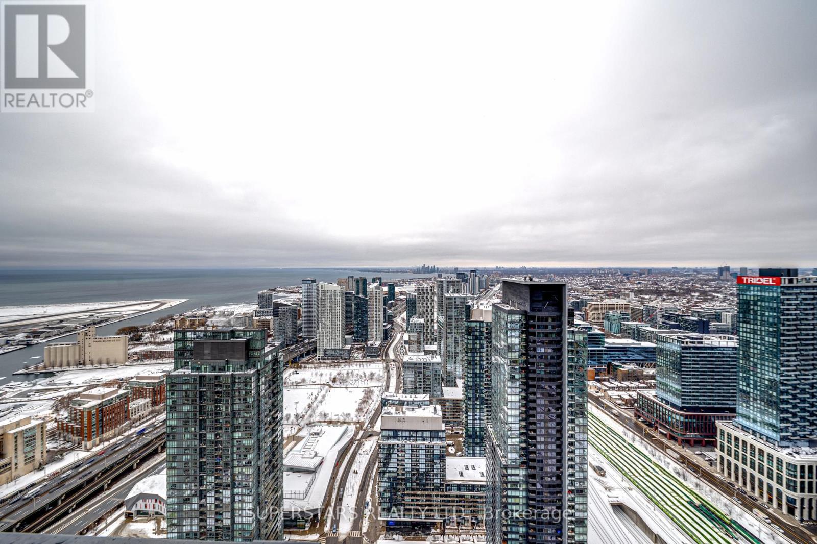 5712 - 3 Concord Cityplace Way, Toronto, Ontario  M5V 0X4 - Photo 11 - C12804502