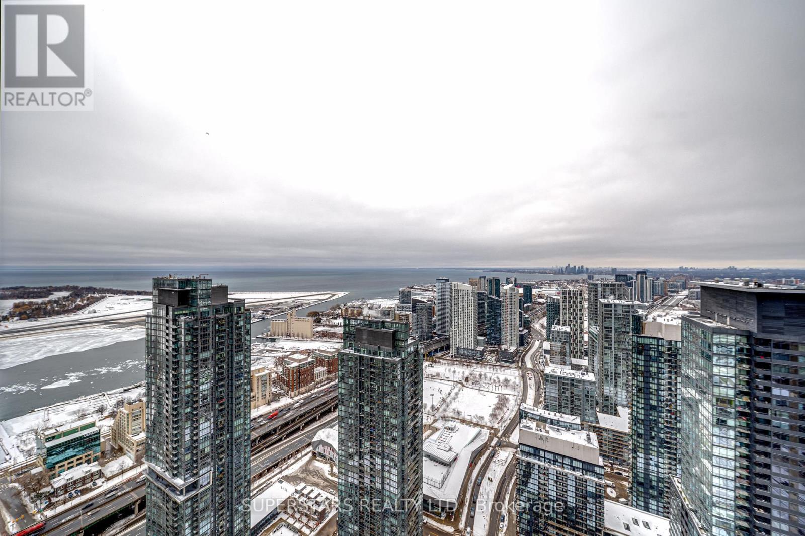 5712 - 3 Concord Cityplace Way, Toronto, Ontario  M5V 0X4 - Photo 12 - C12804502