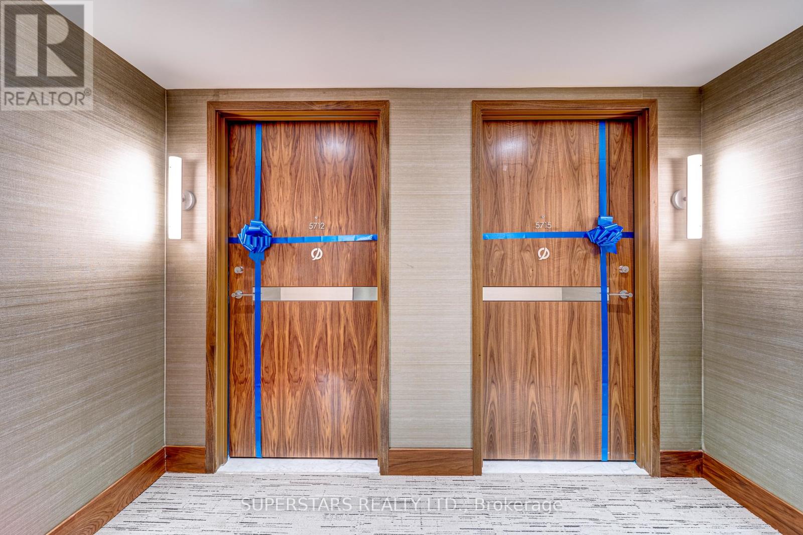 5712 - 3 Concord Cityplace Way, Toronto, Ontario  M5V 0X4 - Photo 15 - C12804502