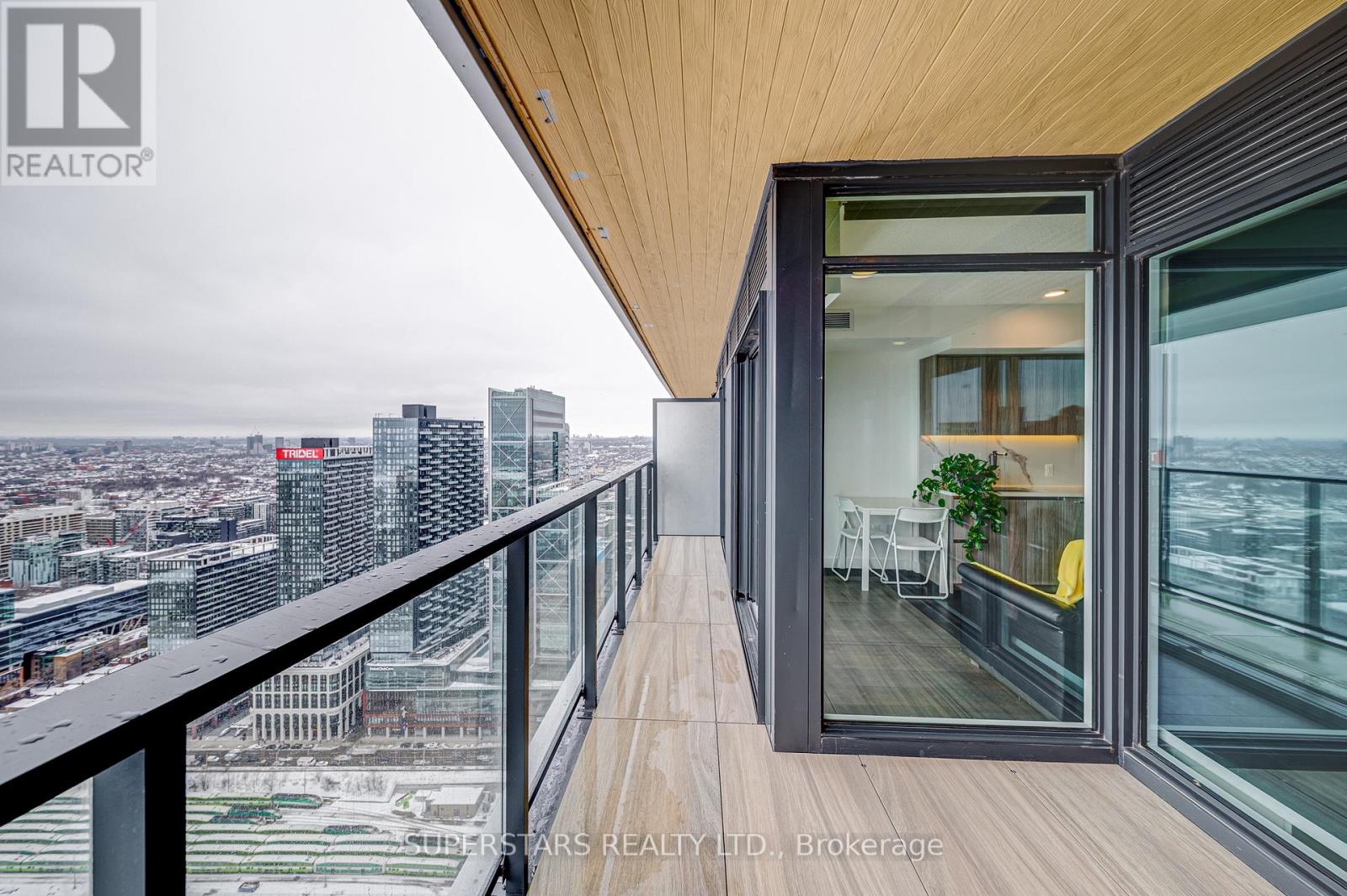 5712 - 3 Concord Cityplace Way, Toronto, Ontario  M5V 0X4 - Photo 14 - C12804502