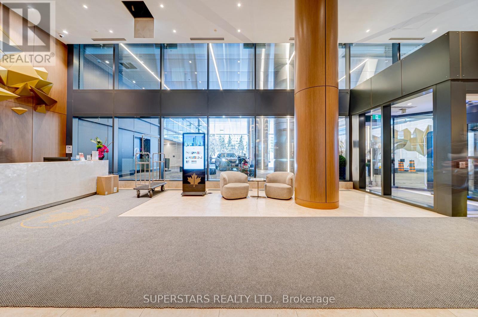 5712 - 3 Concord Cityplace Way, Toronto, Ontario  M5V 0X4 - Photo 18 - C12804502