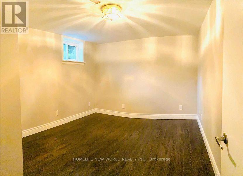 90 Centre Street W, Richmond Hill, Ontario  L4C 3P7 - Photo 14 - N12810876