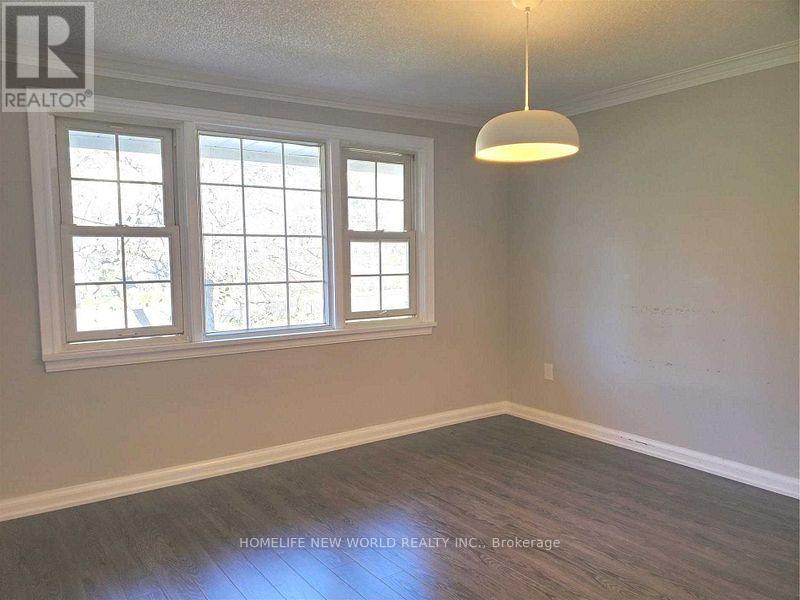 90 Centre Street W, Richmond Hill, Ontario  L4C 3P7 - Photo 9 - N12810876