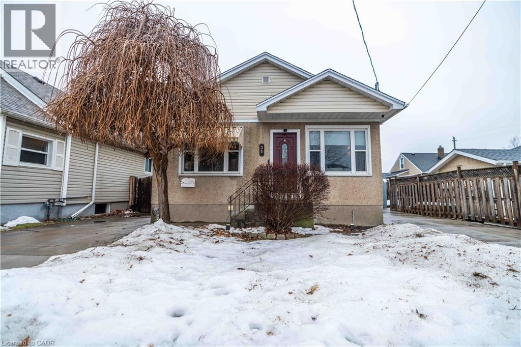 35 Charles Avenue, St. Catharines, Ontario  L2M 5S8 - Photo 2 - 40806879