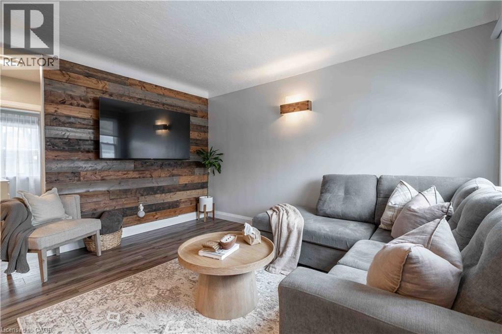 35 Charles Avenue, St. Catharines, Ontario  L2M 5S8 - Photo 5 - 40806879