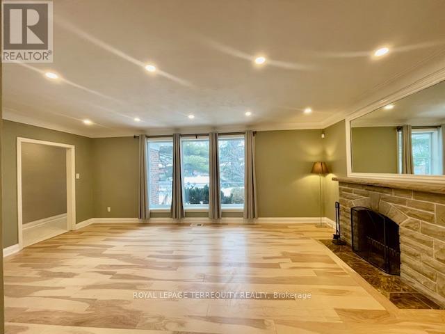 425 River Side Drive, Oakville, Ontario  L6K 3N6 - Photo 16 - W12810830