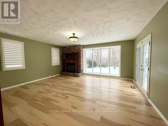 425 River Side Drive, Oakville, Ontario  L6K 3N6 - Photo 21 - W12810830