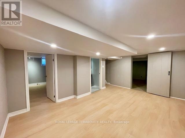 425 River Side Drive, Oakville, Ontario  L6K 3N6 - Photo 34 - W12810830