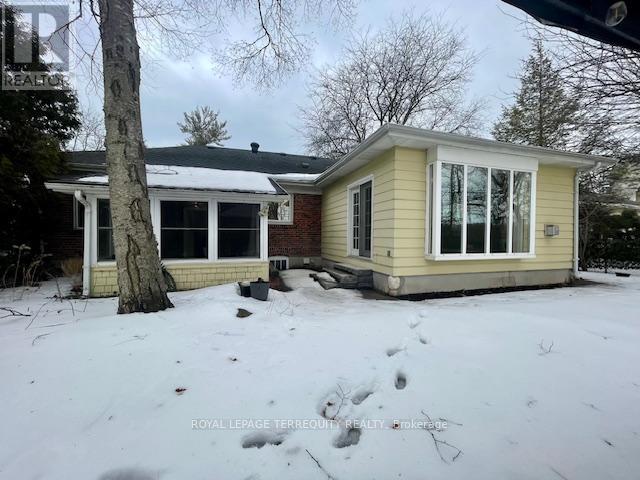 425 River Side Drive, Oakville, Ontario  L6K 3N6 - Photo 48 - W12810830