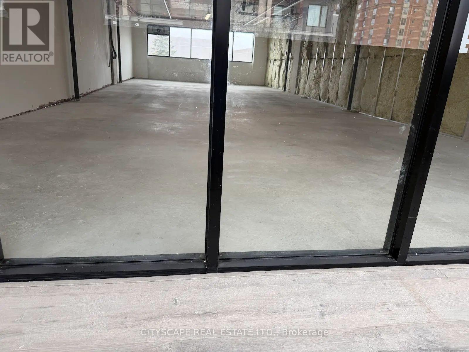 202 - 3401 Ridgeway Drive, Mississauga, Ontario  L5L 0B9 - Photo 7 - W12810864