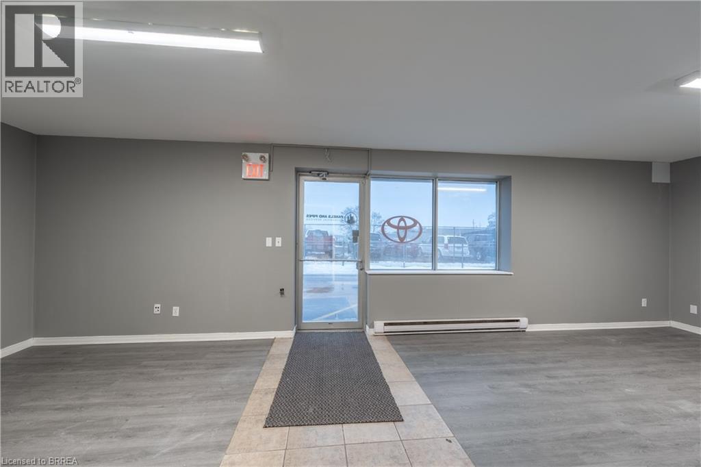 27 Copernicus Boulevard Unit# 8, Brantford, Ontario  N3T 1N4 - Photo 4 - 40791068