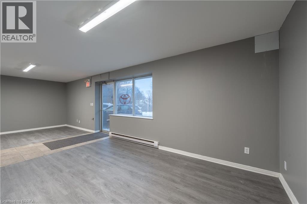 27 Copernicus Boulevard Unit# 8, Brantford, Ontario  N3T 1N4 - Photo 9 - 40791068