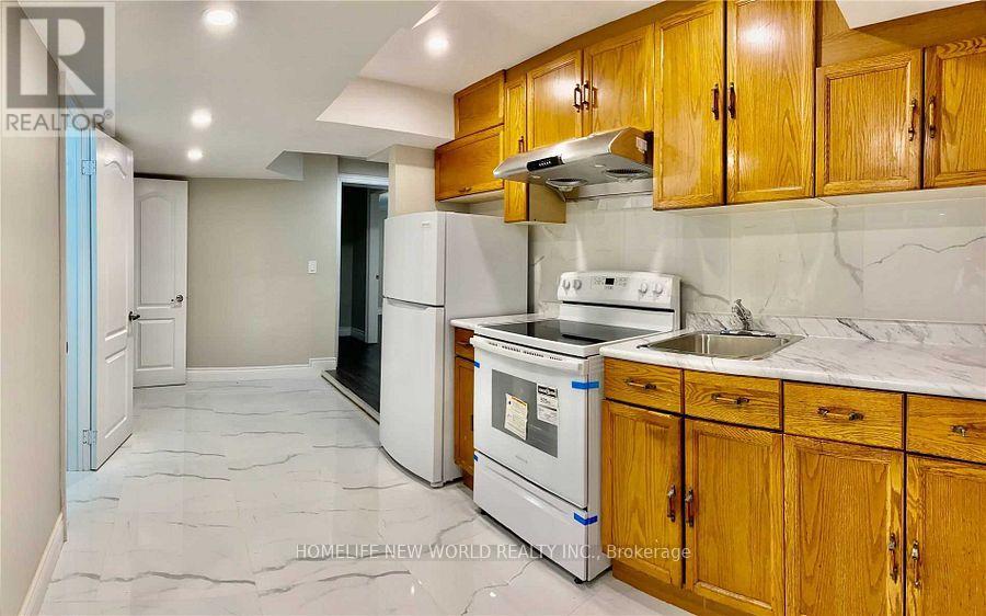 90 Centre Street W, Richmond Hill, Ontario  L4C 3P7 - Photo 11 - N12810876