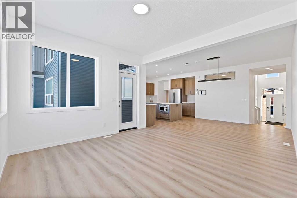 409 Corner Glen Way Ne, Calgary, Alberta  T3N 2P1 - Photo 3 - A2253055