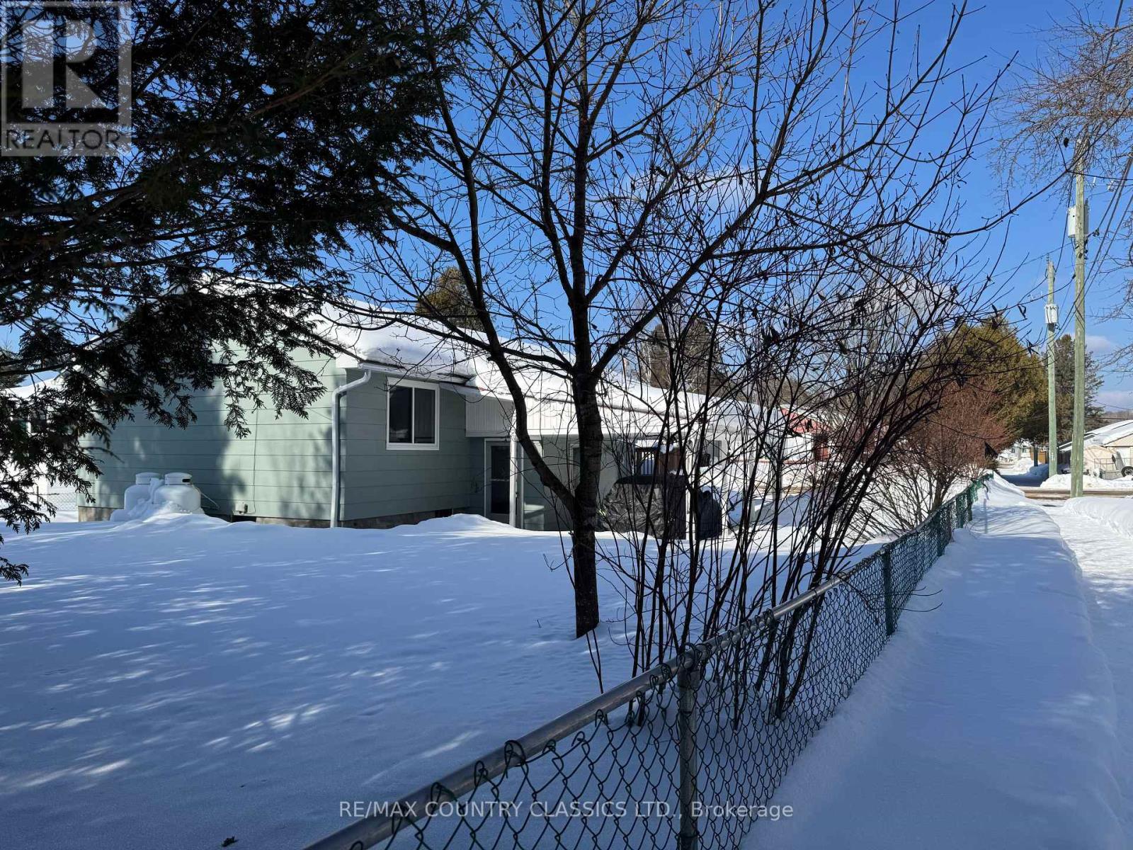 29 Hemlock Street, Highlands East (Bicroft Ward), Ontario  K0L 1M0 - Photo 3 - X12811186