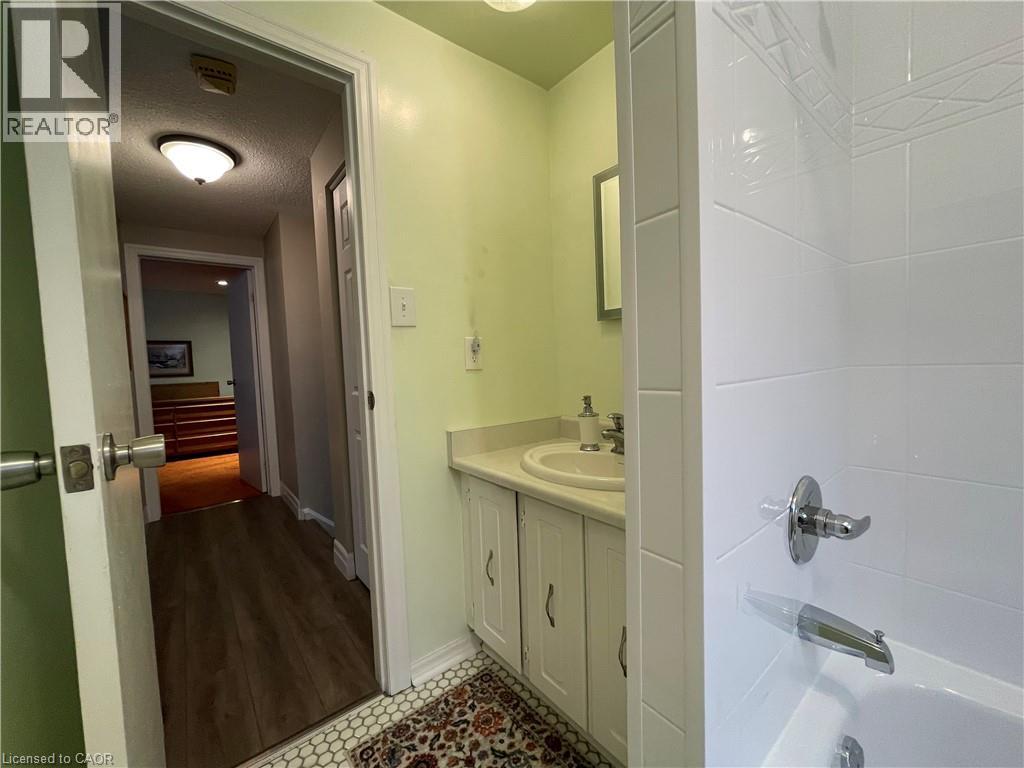 22 Matthew Court, Kitchener, Ontario  N2B 1W6 - Photo 24 - 40805834