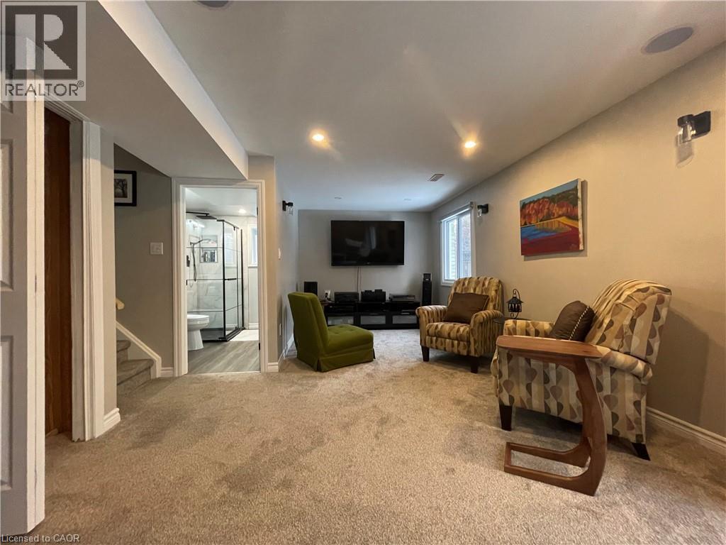 22 Matthew Court, Kitchener, Ontario  N2B 1W6 - Photo 29 - 40805834