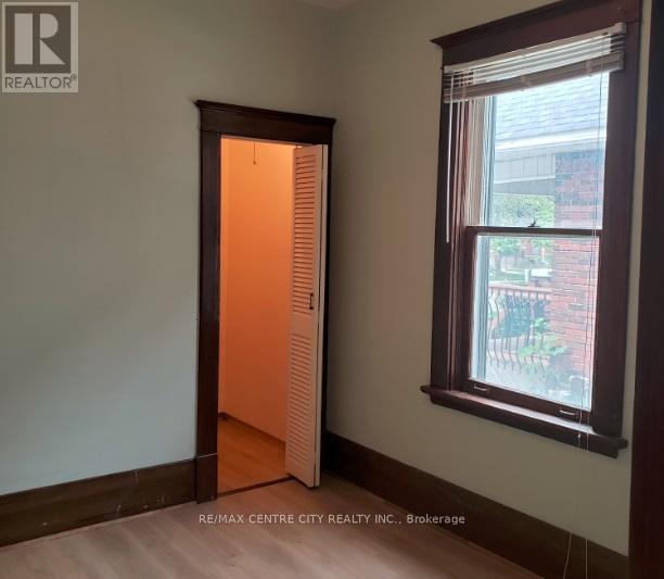 248 Emery Street E, London South, Ontario  N6C 2E2 - Photo 4 - X12810944