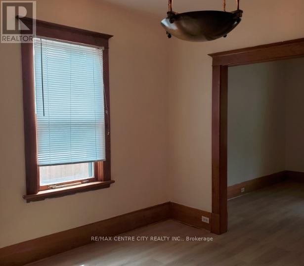 248 Emery Street E, London South, Ontario  N6C 2E2 - Photo 6 - X12810944