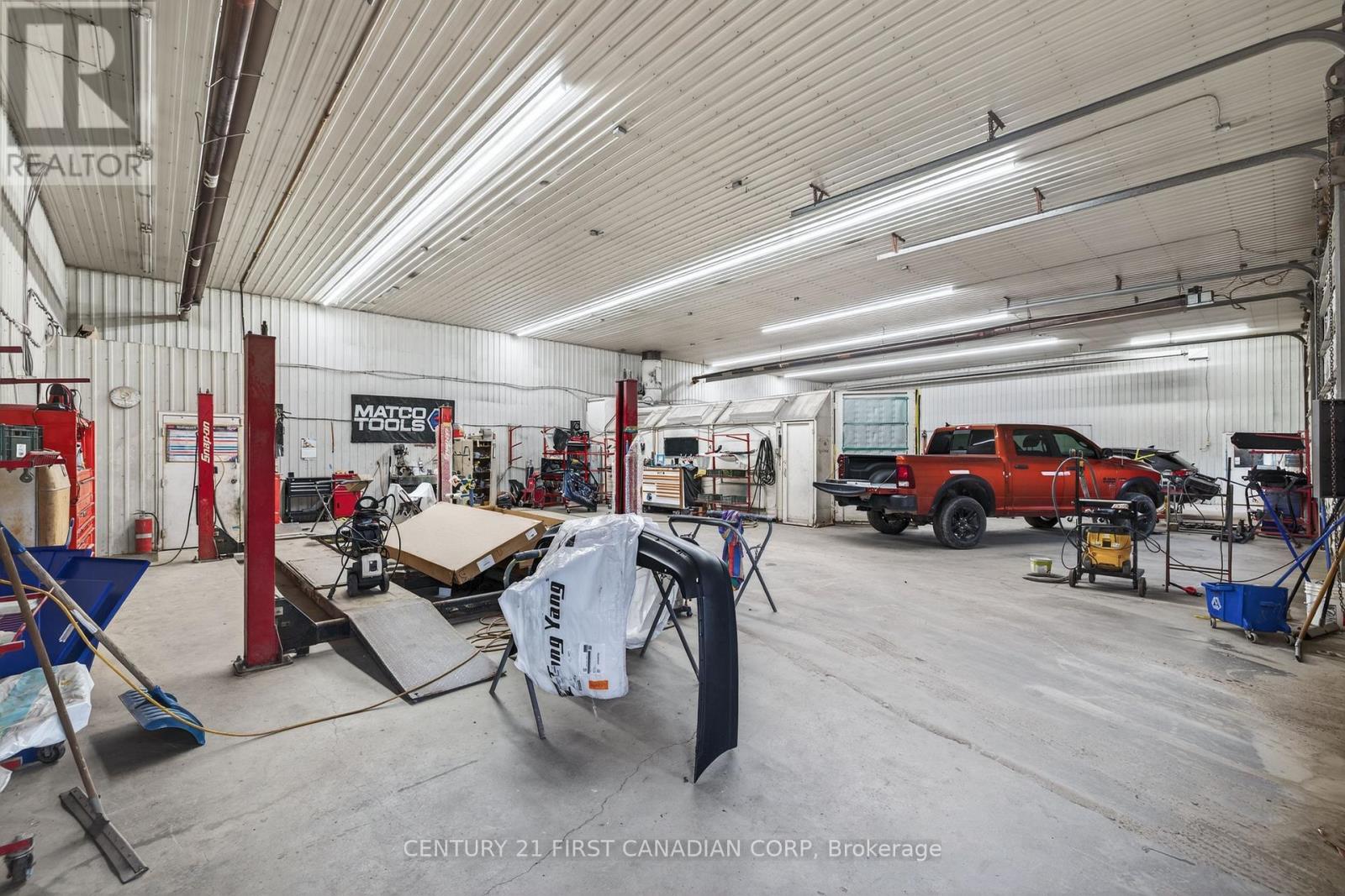 12353 Ridge Line, Chatham-Kent, Ontario  N0P 2C0 - Photo 6 - X12811048