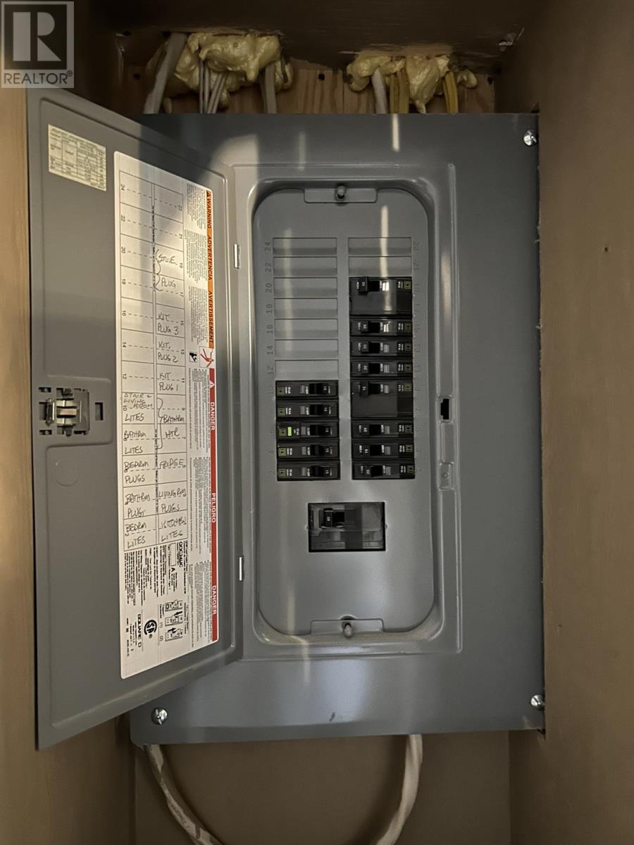 208-210 Mackenzie Ave, Atikokan, Ontario  P0T 1C0 - Photo 38 - TB2600268