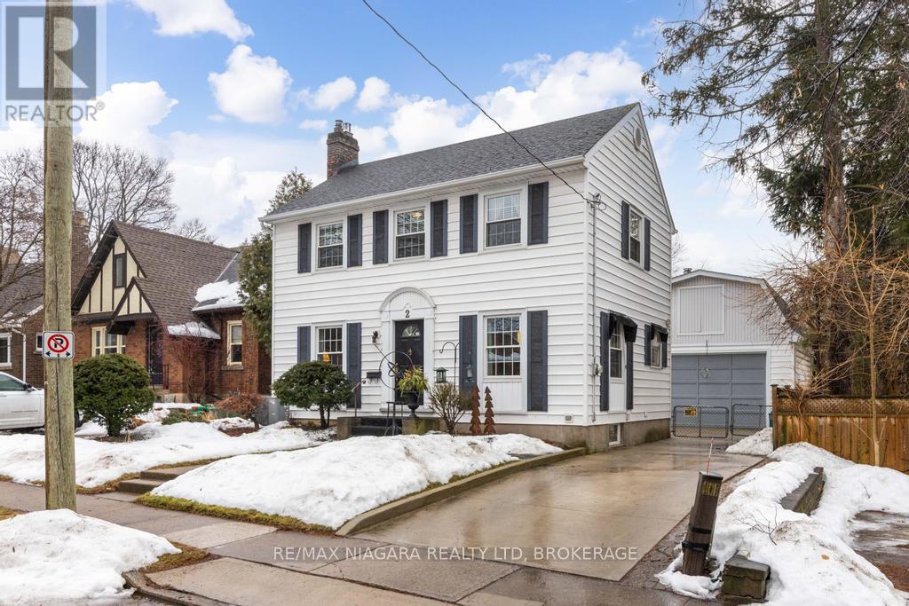 2 Gardiner Place, St. Catharines, Ontario  L2R 1Y8 - Photo 1 - X12811180