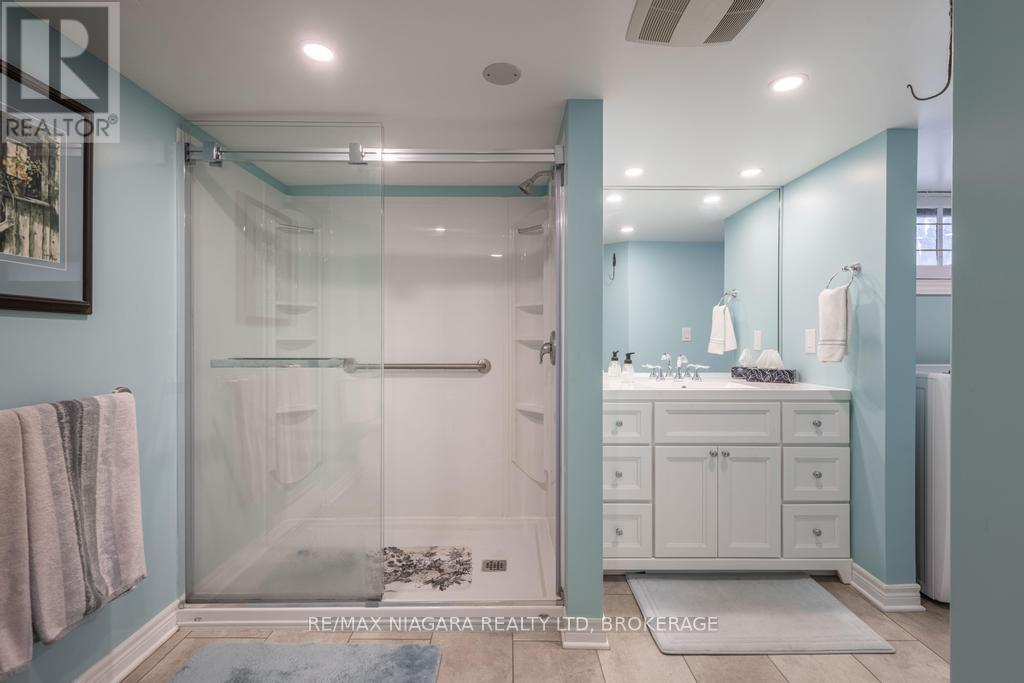 2 Gardiner Place, St. Catharines, Ontario  L2R 1Y8 - Photo 20 - X12811180