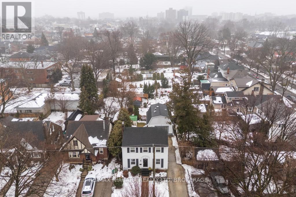 2 Gardiner Place, St. Catharines, Ontario  L2R 1Y8 - Photo 23 - X12811180