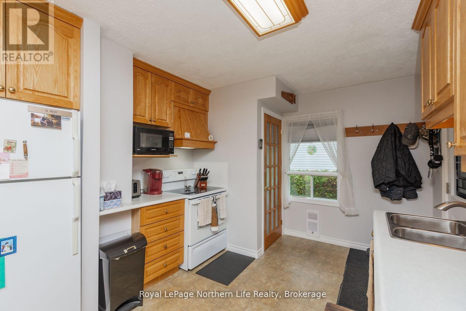 91 Oak Street, Unorganized Townships, Ontario  P0H 2J0 - Photo 13 - X12811056