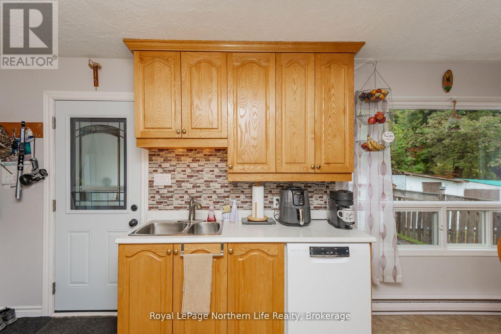 91 Oak Street, Unorganized Townships, Ontario  P0H 2J0 - Photo 14 - X12811056