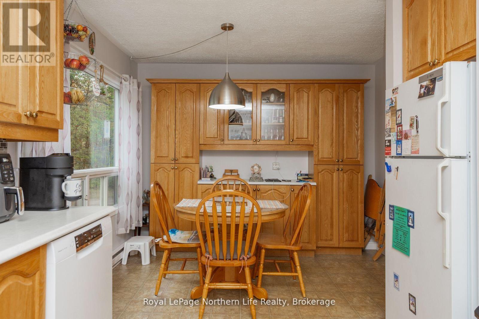 91 Oak Street, Unorganized Townships, Ontario  P0H 2J0 - Photo 16 - X12811056