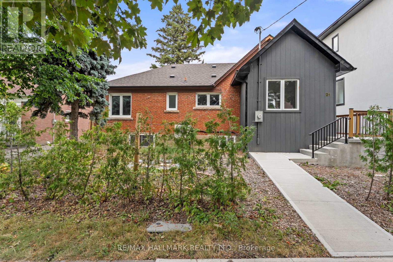 21 KING HIGH AVENUE, Toronto, Ontario