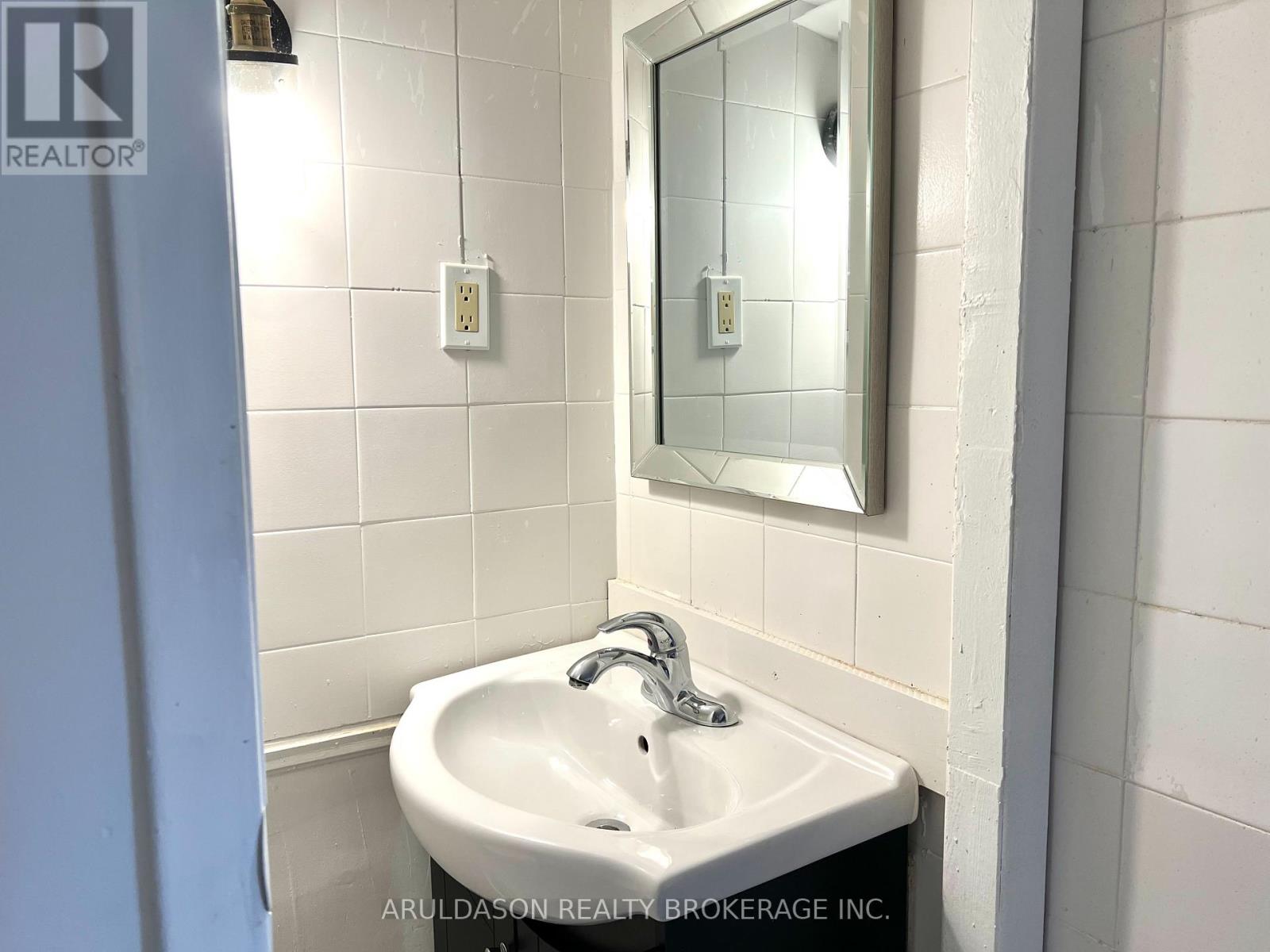 1 Givins Street, Toronto, Ontario  M6J 2X5 - Photo 11 - C12810968