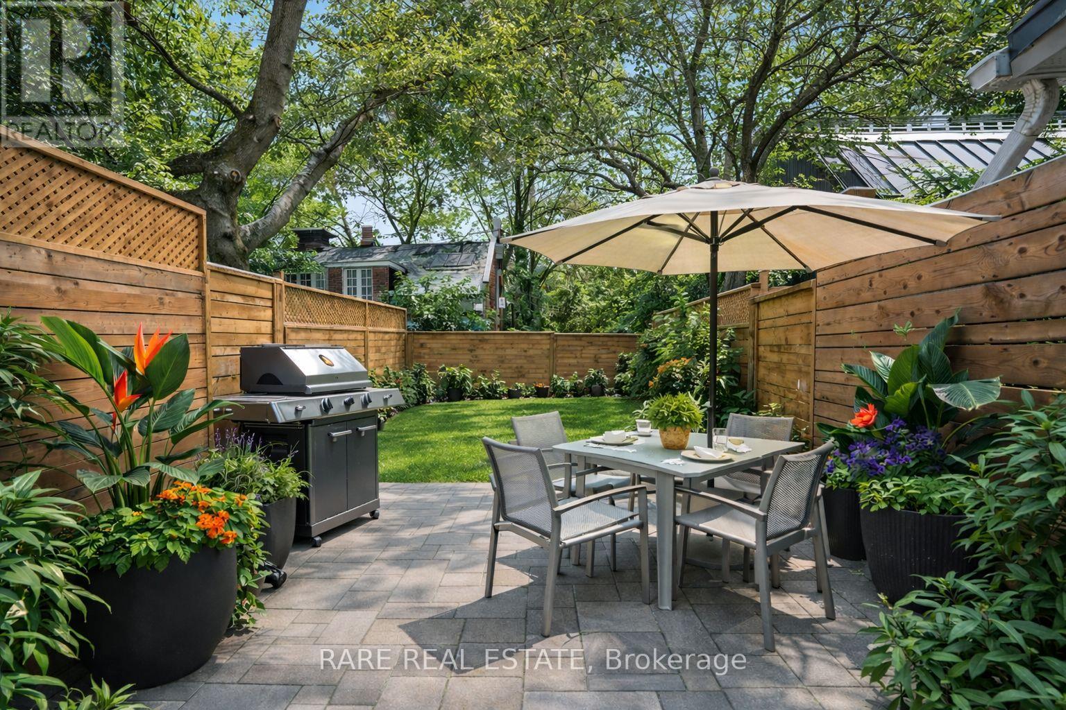 223 1/2 Borden Street, Toronto, Ontario  M5S 2N5 - Photo 11 - C12811030