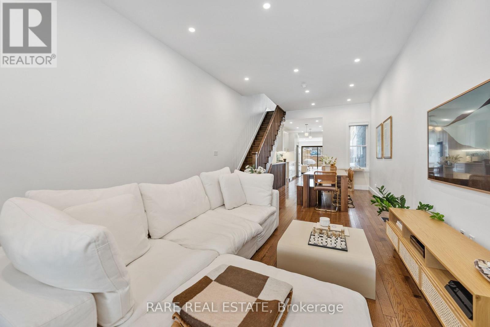 223 1/2 Borden Street, Toronto, Ontario  M5S 2N5 - Photo 4 - C12811030