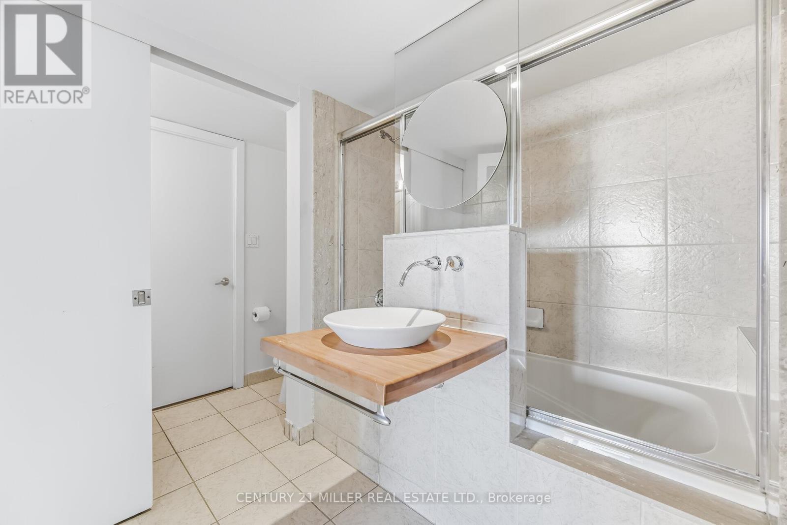 318 - 550 Queens Quay, Toronto, Ontario  M5V 3M8 - Photo 21 - C12811094