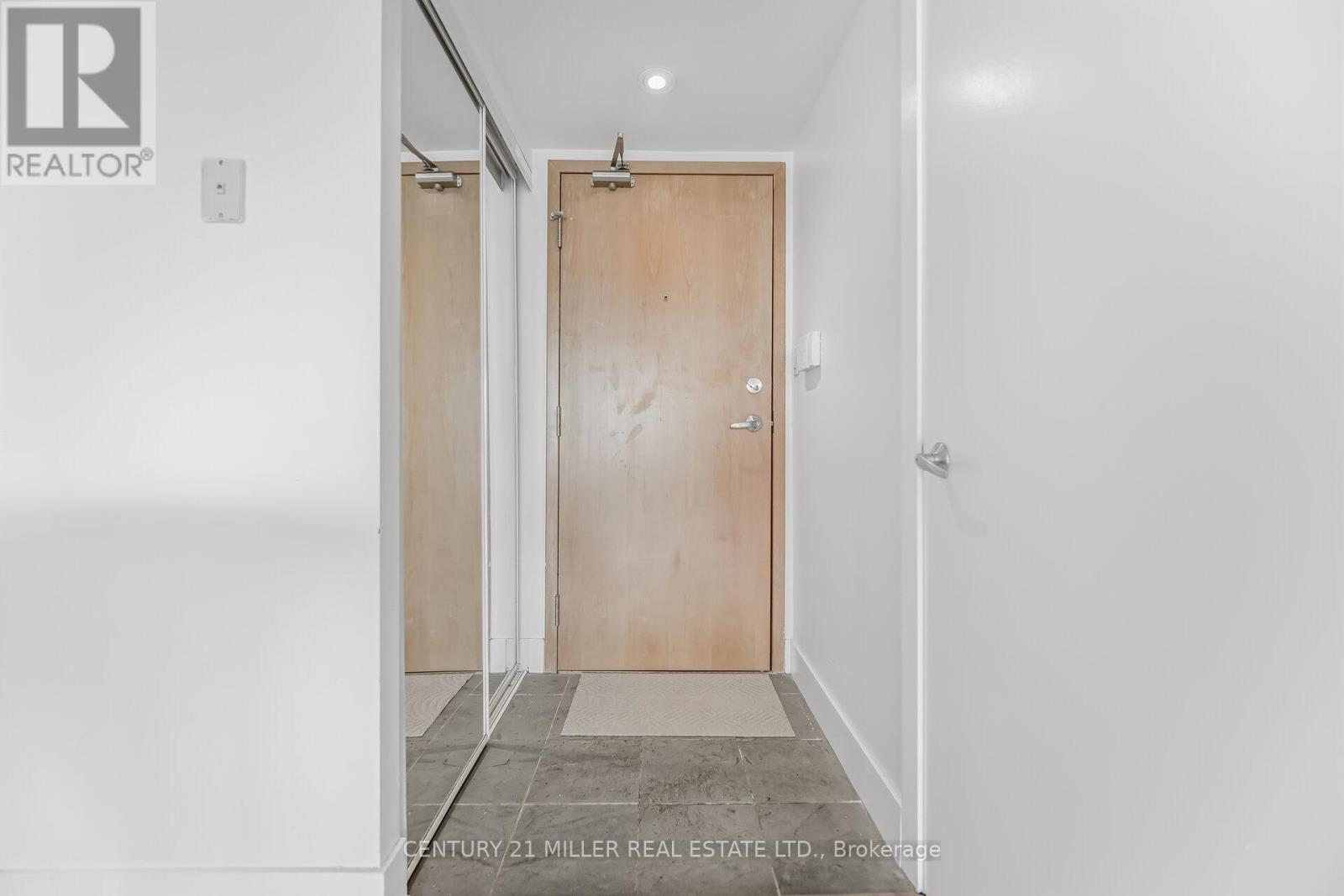 318 - 550 Queens Quay, Toronto, Ontario  M5V 3M8 - Photo 6 - C12811094