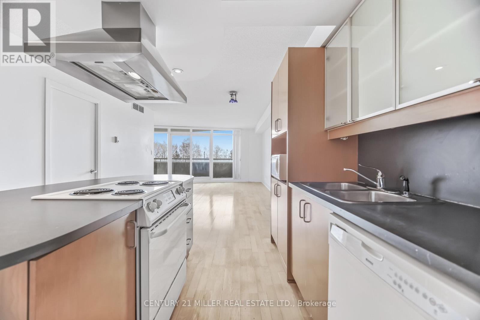 318 - 550 Queens Quay, Toronto, Ontario  M5V 3M8 - Photo 9 - C12811094