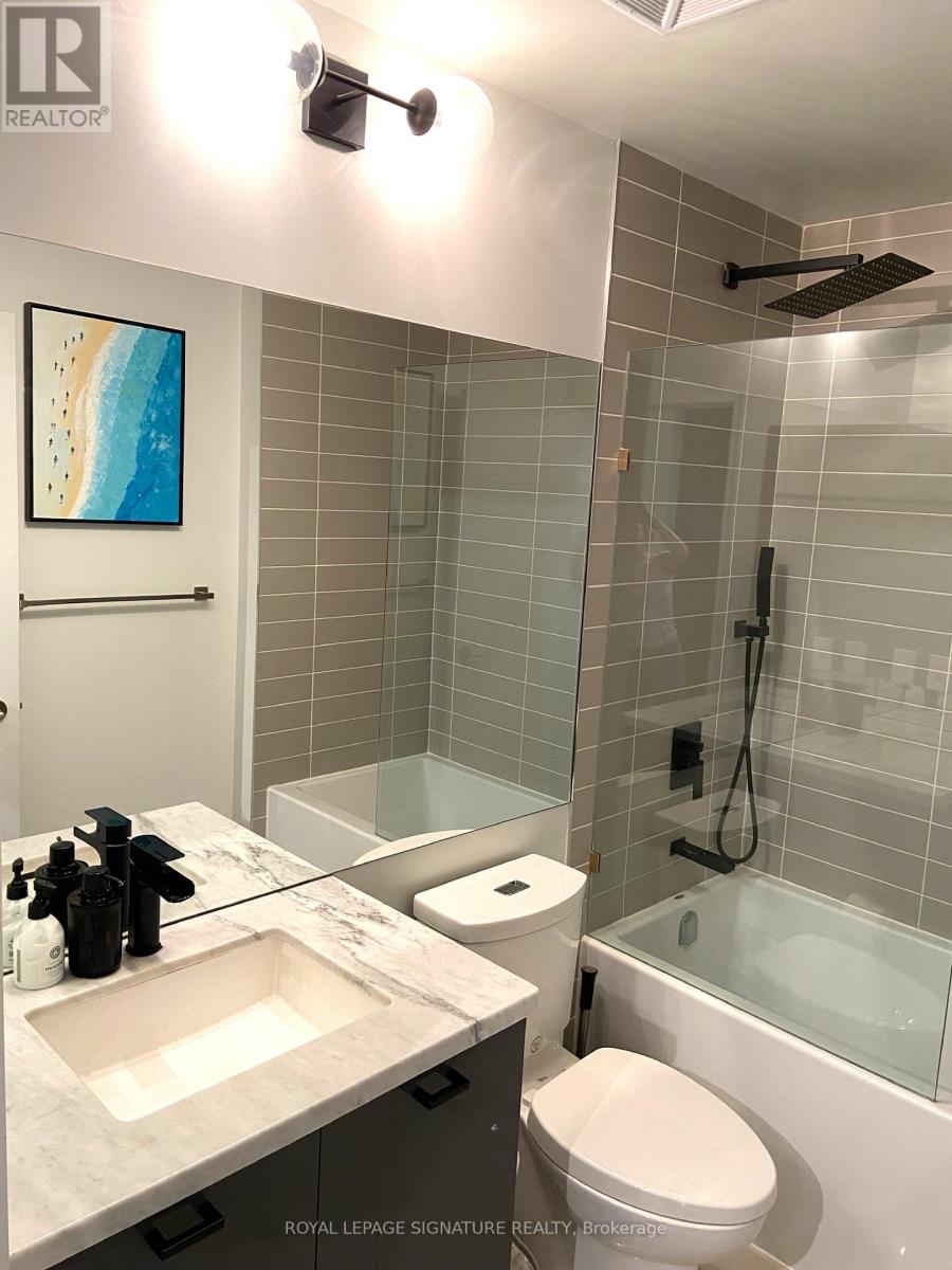 1902 - 290 Adelaide Street W, Toronto, Ontario  M5V 0P3 - Photo 11 - C12811176