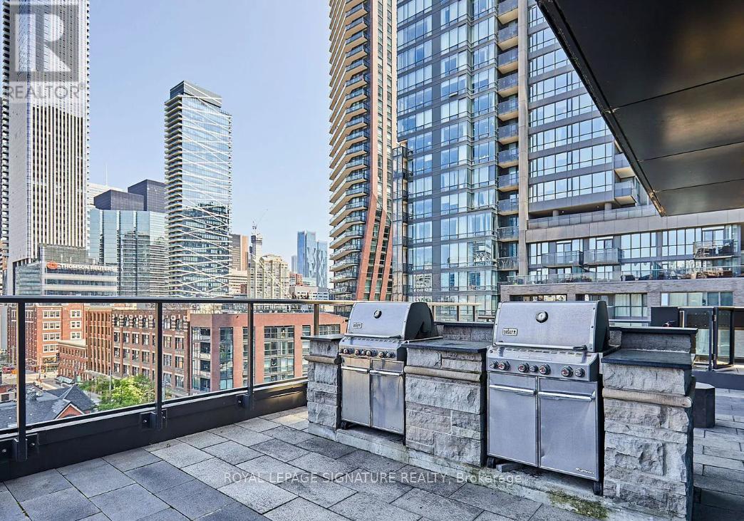 1902 - 290 Adelaide Street W, Toronto, Ontario  M5V 0P3 - Photo 16 - C12811176