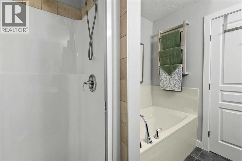 118 Ravenscroft Green Se, Airdrie, Alberta  T4A 0H1 - Photo 24 - A2285428