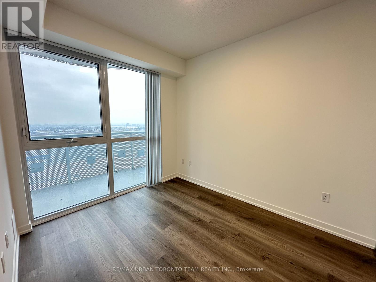 3011 - 8 Interchange Way, Vaughan, Ontario  L4K 5Z7 - Photo 11 - N12810990