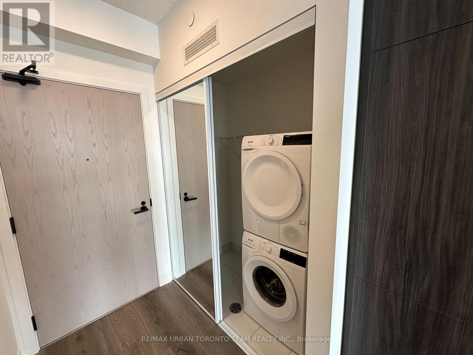 3011 - 8 Interchange Way, Vaughan, Ontario  L4K 5Z7 - Photo 13 - N12810990