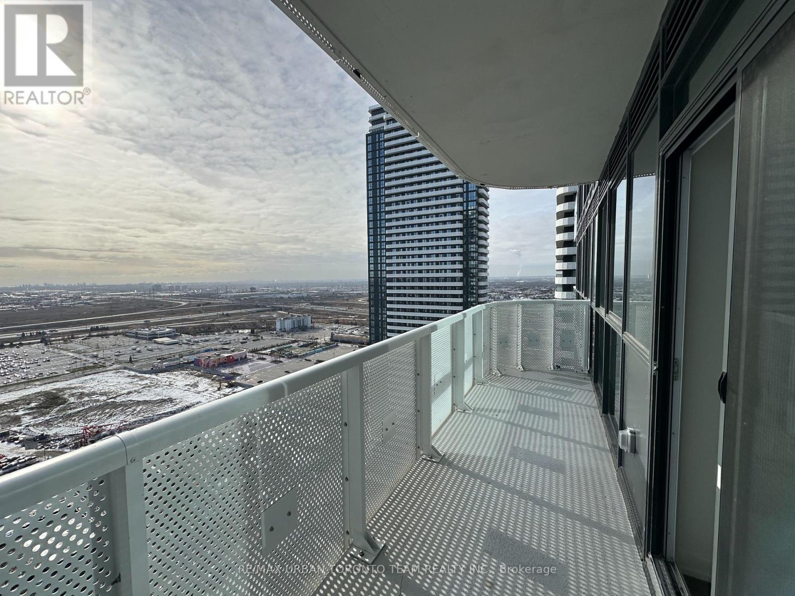 3011 - 8 Interchange Way, Vaughan, Ontario  L4K 5Z7 - Photo 2 - N12810990