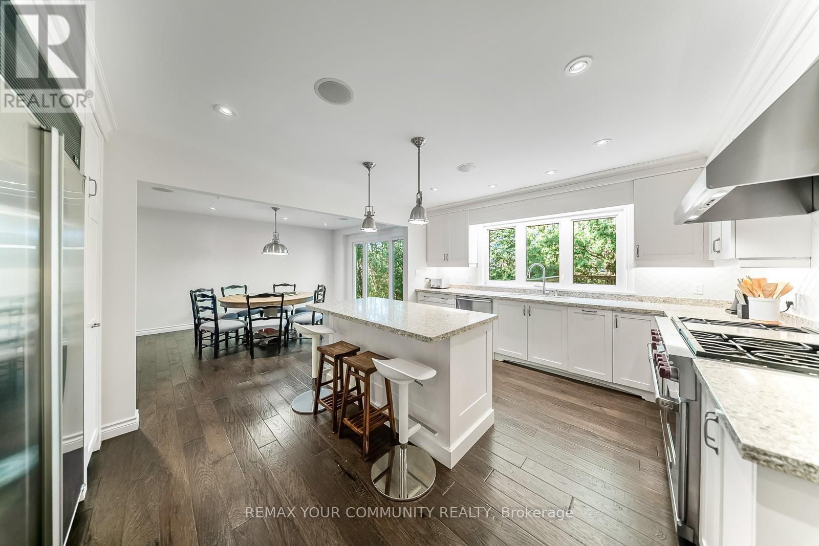 8 Spinning Wheel Court, Markham, Ontario  L3T 1G7 - Photo 12 - N12811046